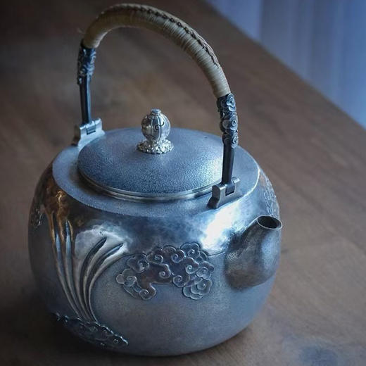 《祥云》高工银壶，纯手工锻打口打出，塹刻工艺 商品图1