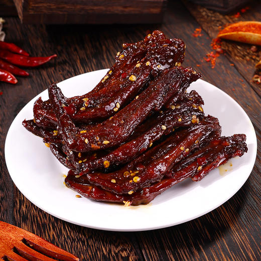 【美味零食 |馋小乖鸭翅中+鸭翅尖香辣味100g*4包装】两种食材各2包，开袋即食 翅中香辣饱满皮薄肉多，翅尖肉质紧实，辣味重建议成人食用，不吃辣者慎拍！食品类下单后不支持退款！ 商品图3