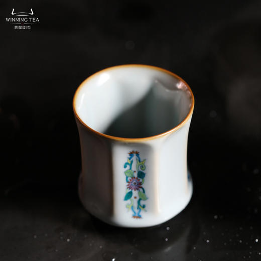 问鼎汝瓷鼎峰柴窑天青斗彩/天青青花棱线杯 （菊纹雅致） 商品图1