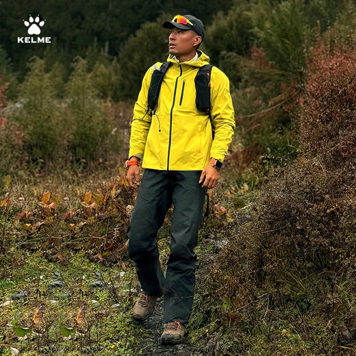 卡尔美秋季新款乘风燃跑系列男士梭织外套（连帽） 商品图1