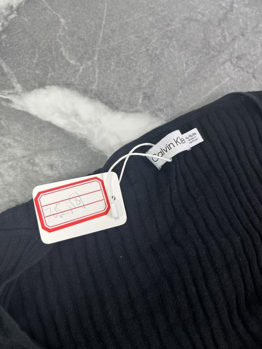 瑕疵Calvin Klein/CK 女士春秋款轻薄纯棉搭扣V领纯色开衫毛衣针织衫 商品图2
