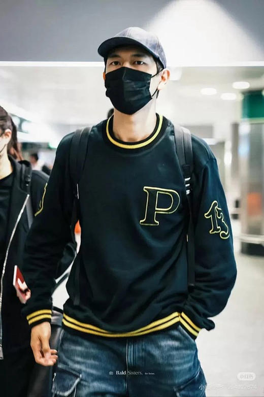 【11月22日 上午12:00 秒杀】开放日有样 PD1913 系列字母P贴布刺绣情侣卫衣 商品图1