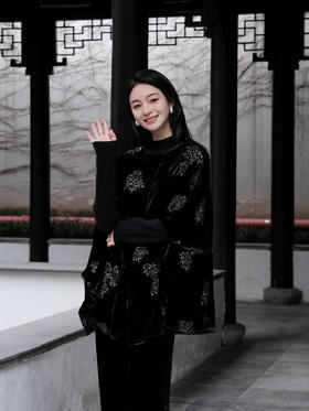 盛唐牡丹| 串珠松柏丝绒外套