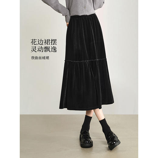 【1件75折】熙世界复古黑色金丝绒半身裙女2025新款冬天配毛衣大摆a字伞裙 商品图2