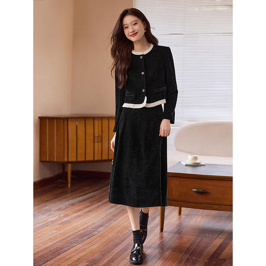 【专属特价】熙世界黑色小香风灯芯绒圆领短外套半身裙两件套装2025秋冬新款 商品图3