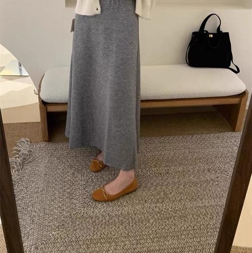 纯色直筒后开叉仿羊绒半身裙N503  十色可选百搭；佐姿莎 休闲气质兼具，轻松搭配御姐味道，下摆开叉设计，洋气高级显瘦；加密加厚仿羊绒，580g将近1.2斤的重量，软糯厚实保暖 商品图7