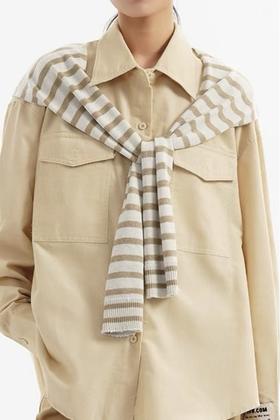 LNNNS 卡其色拼色披肩围巾 19276