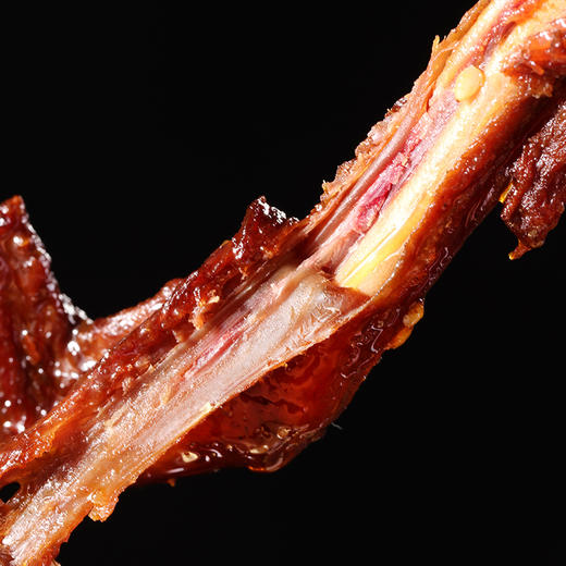 【美味零食 |馋小乖鸭翅中+鸭翅尖香辣味100g*4包装】两种食材各2包，开袋即食 翅中香辣饱满皮薄肉多，翅尖肉质紧实，辣味重建议成人食用，不吃辣者慎拍！食品类下单后不支持退款！ 商品图4