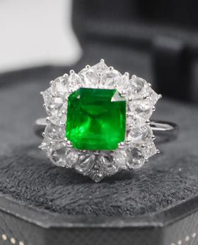 1.7ct刻面祖母绿戒指