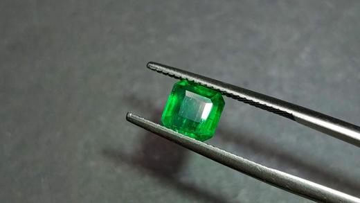 1.4ct刻面祖母绿裸石 商品图3