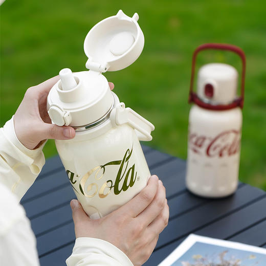 GE-CK24AW-B108系列 可口可乐联名款弹跳律动保温杯 商品图6