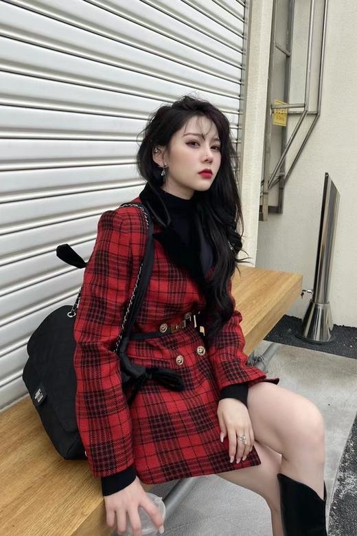 ANSUABEL 红黑格纹翻领外套 15476【不含腰带】 商品图4