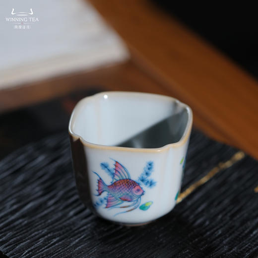 问鼎汝瓷鼎峰柴窑天青高四喜杯（鱼跃清波） 商品图2