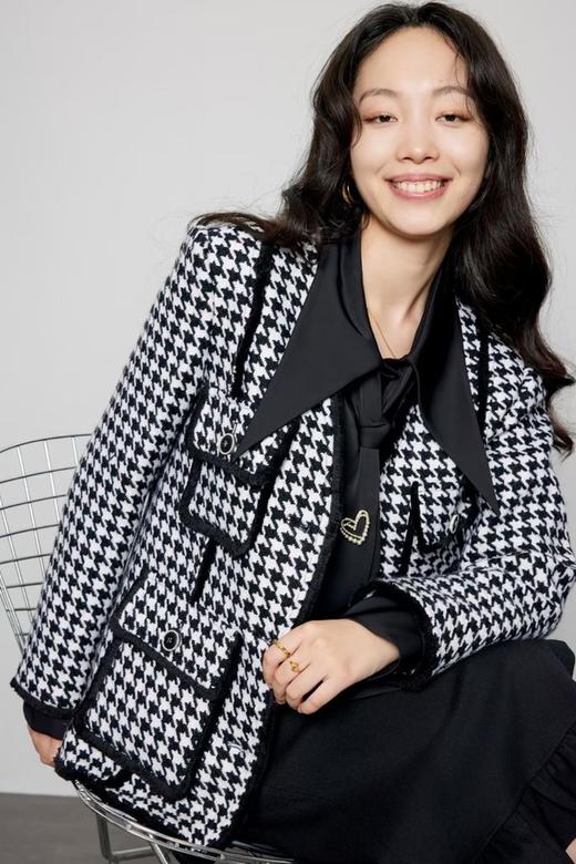 ESTELLICA 黑白千鸟格小香风V领羽绒外套 19660 商品图0