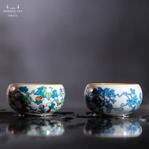 问鼎汝瓷鼎峰柴窑天青斗彩/天青青花禅定杯（枝绕葫芦） 商品图0