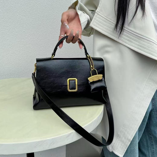 经典鲨2024年冬季新款气质简约手提斜挎包KGB37-D561801 商品图2