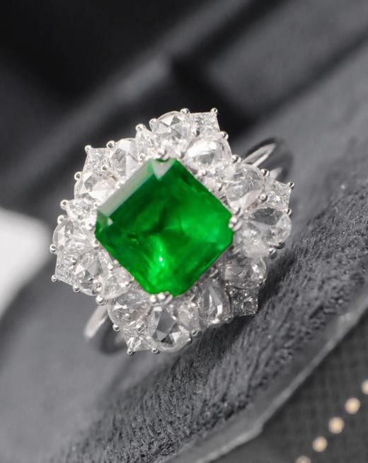 1.7ct刻面祖母绿戒指 商品图2