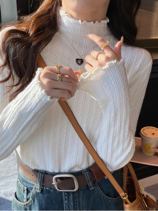 💕【岚可可木耳边百搭针织打底衫】🌟保暖的半高领添加木耳边元素👊 上身减龄✌️又有范为整体穿着增加了甜美度，🌷🌷 衣身弹性敲好的 商品图4