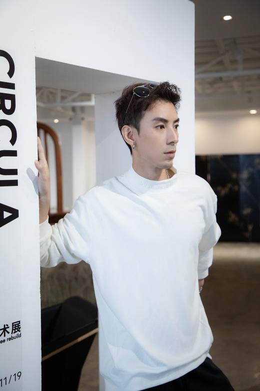 W44211189长袖中领T恤 商品图3