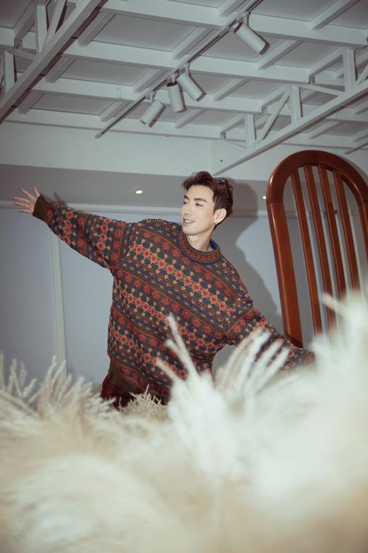 W442843241浪漫圆领厚织针织衫 商品图2