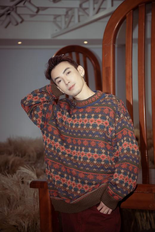 W442843241浪漫圆领厚织针织衫 商品图0