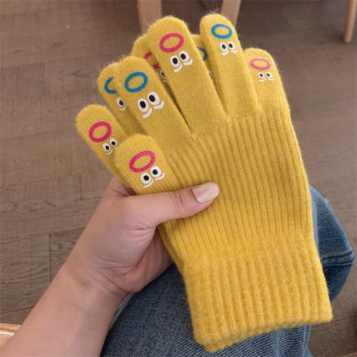 👏【限时福利】卡哇伊触屏笑脸保暖手套买1赠1👉 一杯奶茶钱 ▼ 买1双 笑脸保温手套 赠送🌸 1双➕随机颜色手套 ▼ 可触屏手套，❤️小触点设计，可以直接接触手机💥 商品图1