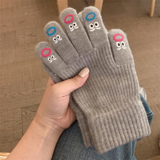 👏【限时福利】卡哇伊触屏笑脸保暖手套买1赠1👉 一杯奶茶钱 ▼ 买1双 笑脸保温手套 赠送🌸 1双➕随机颜色手套 ▼ 可触屏手套，❤️小触点设计，可以直接接触手机💥 商品图5