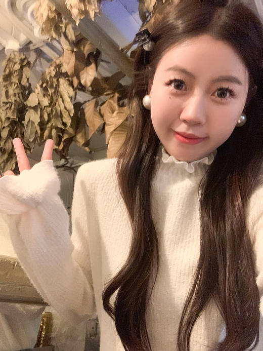 【110元任选2件】现货！法式气质米白色木耳领打底衫 商品图4