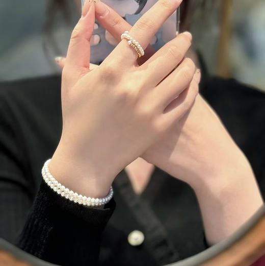 又慵懒又精致 谁家的手镯这么好看呦 珍珠手镯安排上啦 4-5mm 很经典呢 很亮 圆润均匀 商品图11