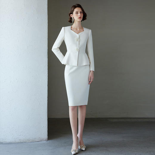 AD白色小香风套装2024减龄搭配一整套秋装高级肌理感收腰长袖外套 商品图3