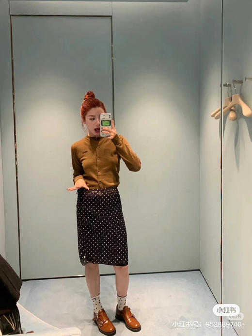 1123-2 渠道货 Miu糖果色系 山羊绒 针织开衫 我穿42或44差别不大 商品图5