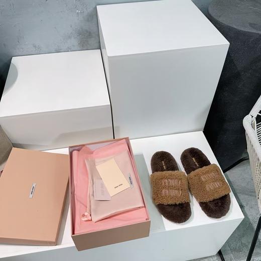 MIUMIU家 2024秋冬新品 毛毛拖鞋 商品图2