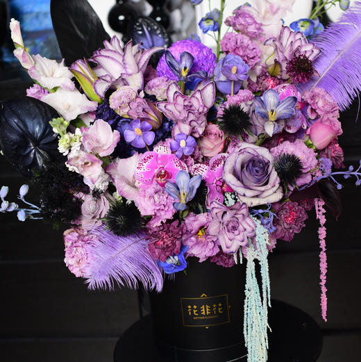 《星光璀璨》黑紫色千金风郁金香重瓣百合剑兰高级感紫色抱抱桶（需提前一天预定） 商品图5