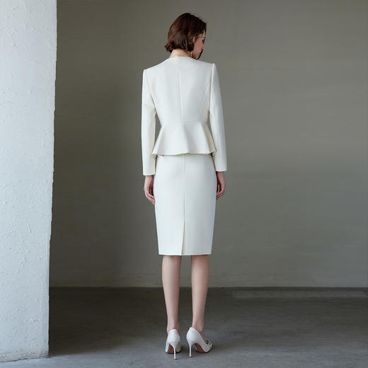 AD白色小香风套装2024减龄搭配一整套秋装高级肌理感收腰长袖外套 商品图4