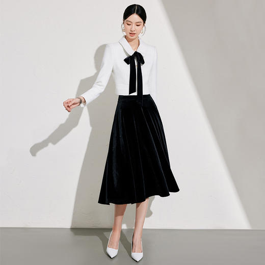 小香风套装2026冬新款时尚白色羊毛上衣 商品图4