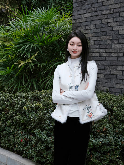 盛唐牡丹 |真丝手推绣水貂棉马甲 商品图1