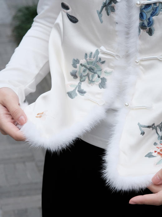 盛唐牡丹 |真丝手推绣水貂棉马甲 商品图3