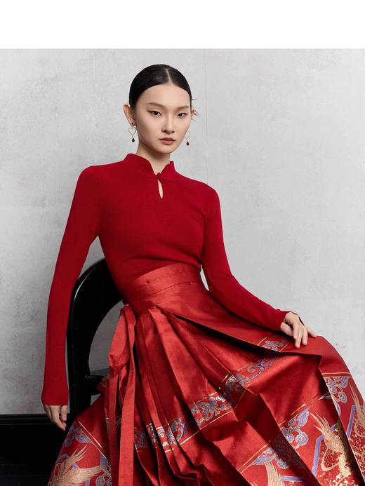 洛诗琳秋冬福利新中式国风2024年新款素色精纺纯羊毛旗袍领盘扣针织衫71051 商品图2