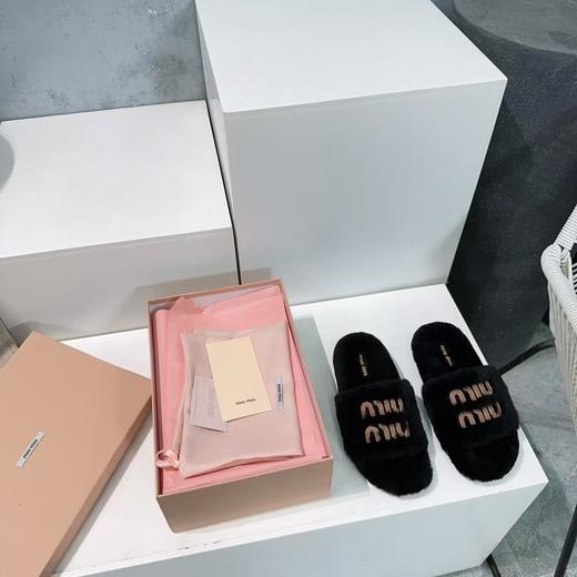 MIUMIU家 2024秋冬新品 毛毛拖鞋 商品图1