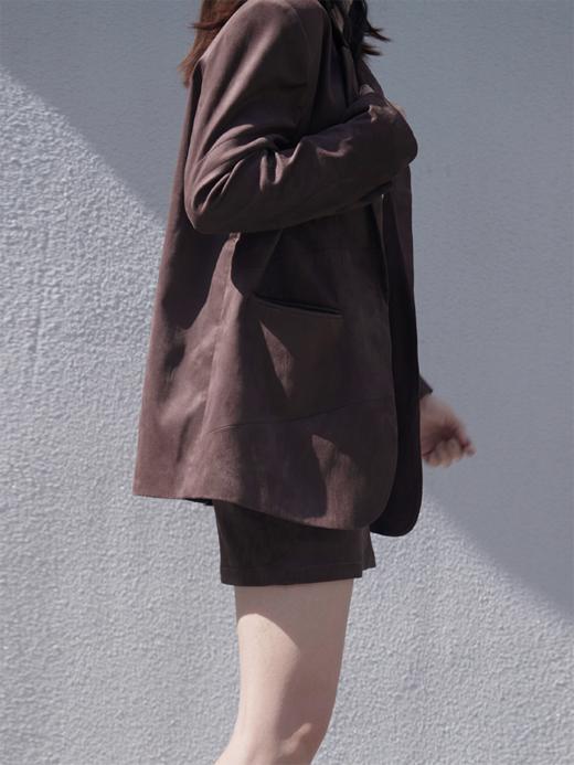 LIYIHAN 进口面料24冬新款麂皮廓形分割西装外套女高级宽松设计感 商品图3