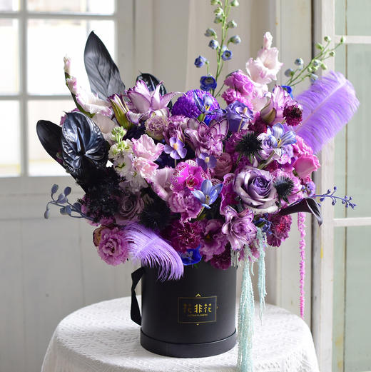 《星光璀璨》黑紫色千金风郁金香重瓣百合剑兰高级感紫色抱抱桶（需提前一天预定） 商品图7
