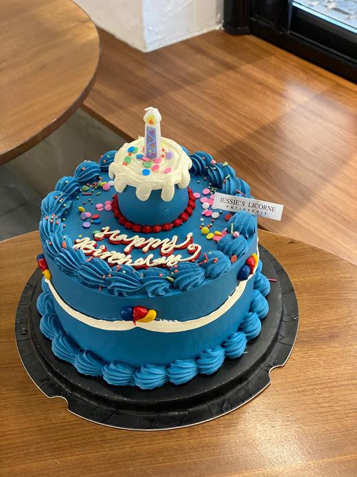 五彩缤纷的蓝色庆生蛋糕 商品图0