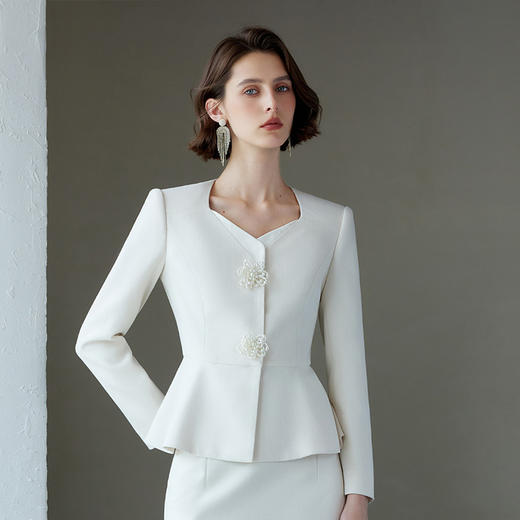 AD白色小香风套装2024减龄搭配一整套秋装高级肌理感收腰长袖外套 商品图5