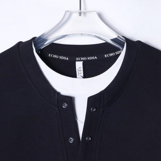 WY608秋冬季新款时尚个性黑白撞色纽扣假两件套头卫衣百搭休闲简约上衣 商品图2