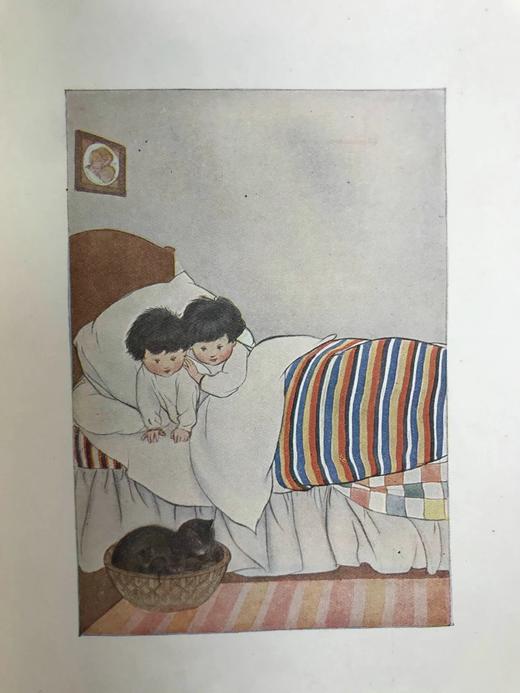 约20世纪中期 双胞胎与塔比法 皮尔斯数十幅彩色插图 精装32开 商品图12