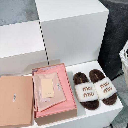 MIUMIU家 2024秋冬新品 毛毛拖鞋 商品图5