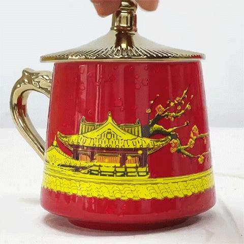 热卖中！！【明孝陵博物馆监制】《金銮瑞雪》感温变色杯 大师创作 礼献百年故宫 350ml容量（预售！预计3月初发货！） 商品图0