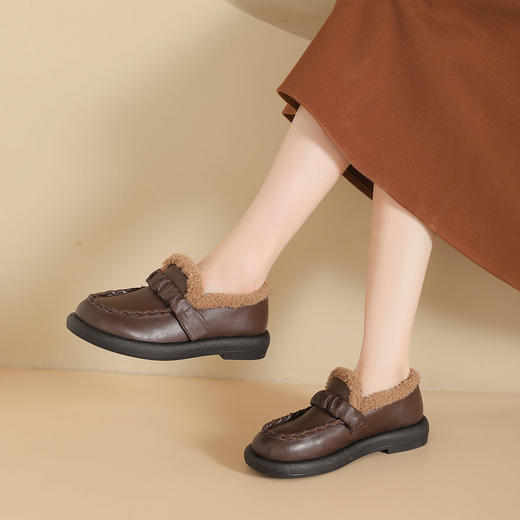 西村名物2024秋冬新品百搭舒适防滑真皮加绒一脚蹬乐福鞋女毛毛鞋T24DM47221 商品图5