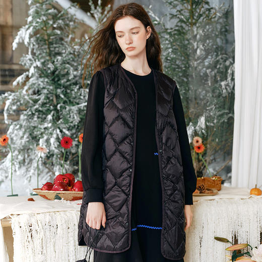 【暖冬内购】两三事与绒轻拥2024冬季新款简约菱形格轻薄无袖羽绒服女打底外穿 商品图2