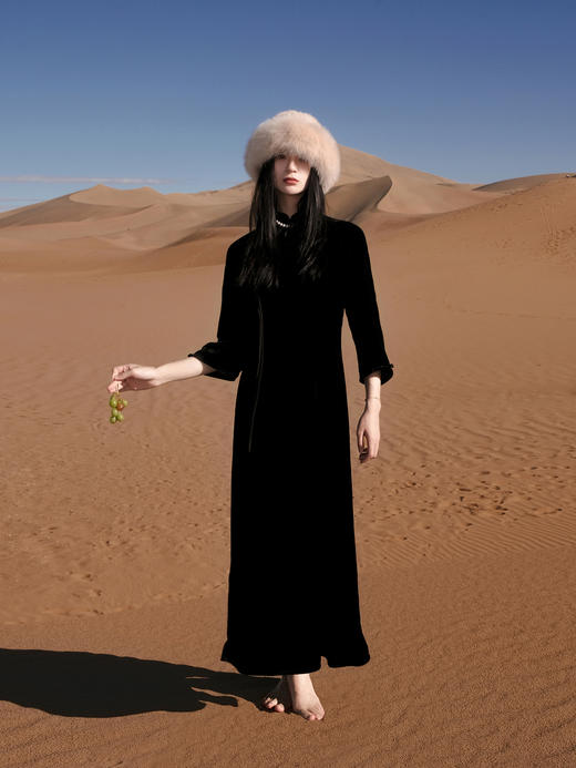 创业大礼包|重缎色织宋锦配水貂毛外套+新中式立领系带丝绒鱼尾连衣裙黑色 商品图4